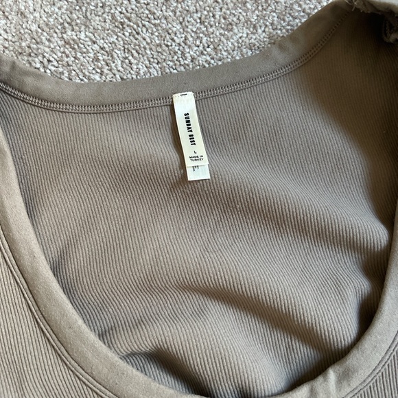 Aritzia Sunday Best Long Sleeve Scoop Neck Bodysuit - Picture 2 of 4
